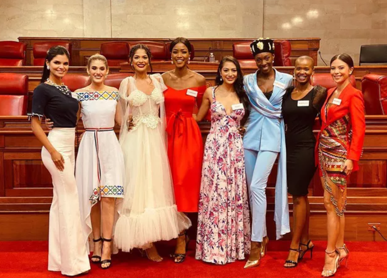 8 thí sinh (Venezuela, Paraguay, Nicuragua, Cameroon, Nepal, Bờ Biển Ngà, Botswana và Philippines) thắng Head To Head Challenge - Thử thách Đối đầu sẽ được đặc cách tiến thẳng vào top 30 đêm chung kết.