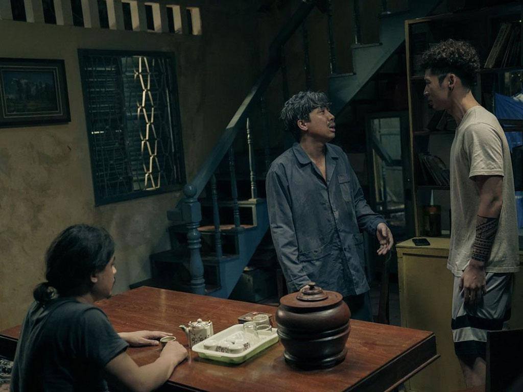 Bộ phim Bố già có doanh thu hơn 400 tỉ đồng đã dừng chân ở vòng sơ loại hạng mục Phim quốc tế xuất sắc của giải thưởng Oscar lần thứ 94  TL