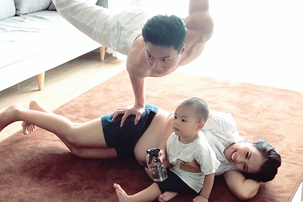 Quốc Nghiệp bị fan trách không biết chăm vợ bầu