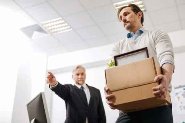 4 bí quyết giúp bạn đứng dậy sau khi bị sa thải