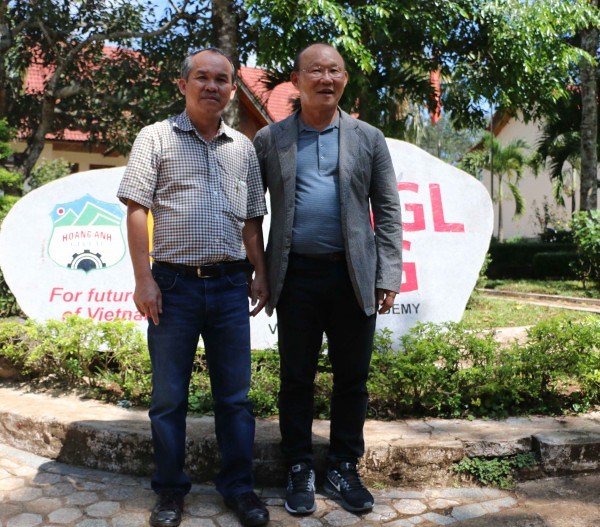 Bầu Đức được đề xuất vinh danh cùng U23 Việt Nam nhưng VFF ‘lơ’ phũ phàng