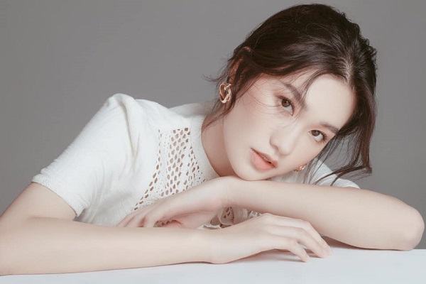 Doãn Hải My – cô bạn gái ‘tài sắc vẹn toàn’ của cầu thủ Đoàn Văn Hậu