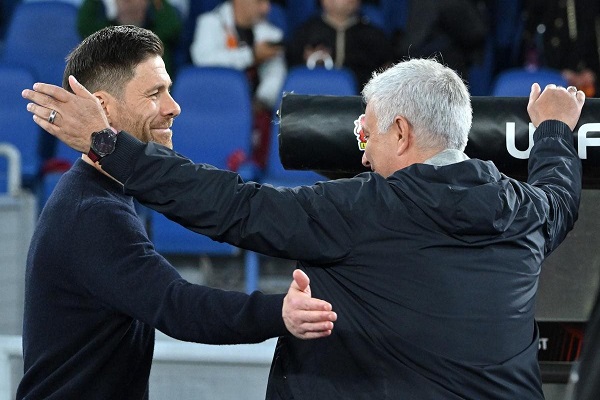 Thầy trò Mourinho và Alonso đều quyết tâm cao tại Europa League