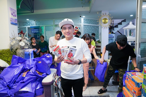 Điều ít ai biết về kỳ nghỉ Tết đặc biệt của ca sĩ Đan Trường