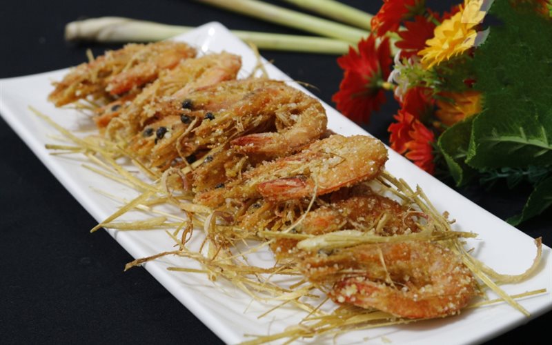 Tôm rang muối sả – món ngon hấp dẫn cuối tuần