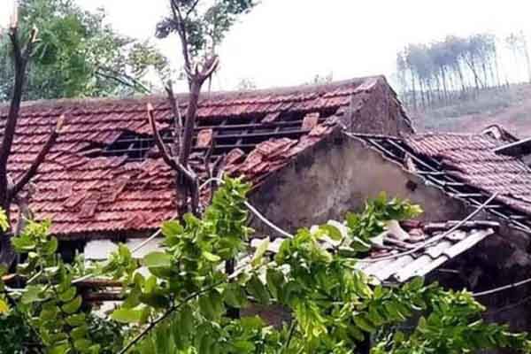 Bão số 4 suy yếu thành áp thấp nhiệt đới