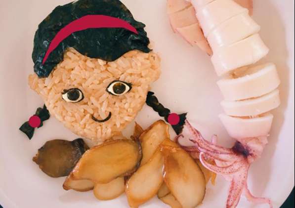 Mẹ trang trí món ăn khiến con ‘mê mẩn’