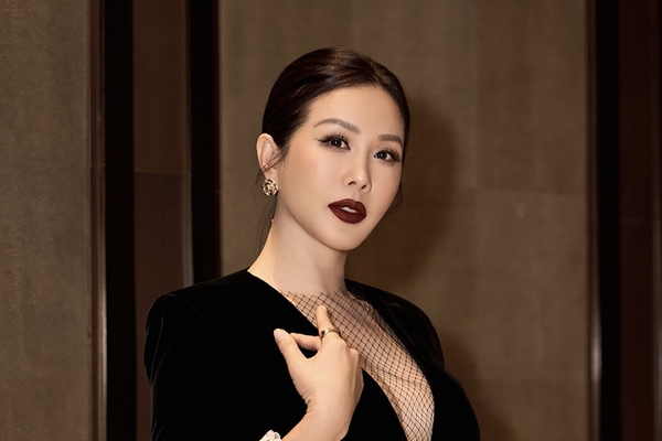 Hoa hậu Thu Hoài trở lại sàn runway