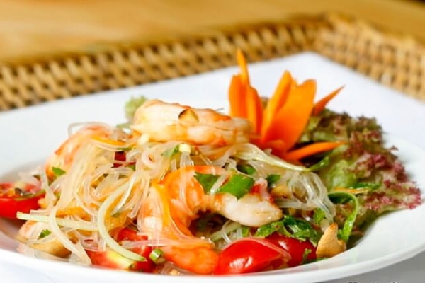 Miến xào hải sản thết đãi gia đình những ngày chán cơm