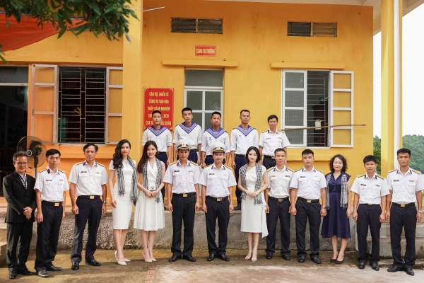 “Hành trình từ Trái tim” đến với chiến sĩ Hải quân và bộ đội biên phòng tỉnh Quảng Ninh