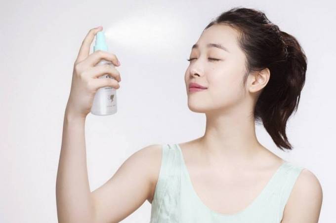 Chăm sóc để da luôn đẹp dù ngồi trong điều hòa cả ngày