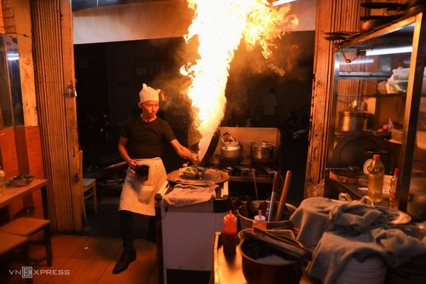 Quán phở bán chưa đến 10 tô mỗi ngày