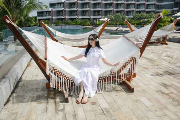 Tuổi ngoài 50, Hoa hậu Giáng My vẫn có cách tỏa sáng riêng