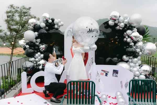 Diễn viên Anh Tuấn cầu hôn bạn gái