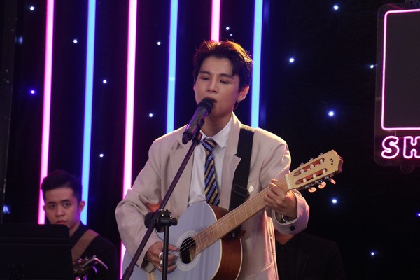 Đêm nhạc tình yêu thăng hoa cùng Phạm Đình Thái Ngân