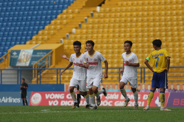 VCK U.19 Quốc gia 2022: Đương kim Á quân U.19 Nutifood có thị uy sức mạnh?