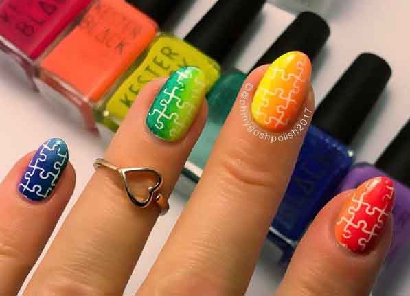 Mẫu móng tay neon “lên ngôi” trong mùa hè 2018