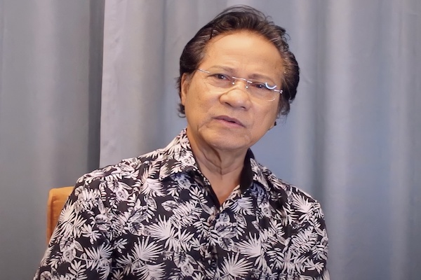 Chế Linh: Cha mất sớm, ngày ngày tôi phải theo mẹ bắt cá mưu sinh