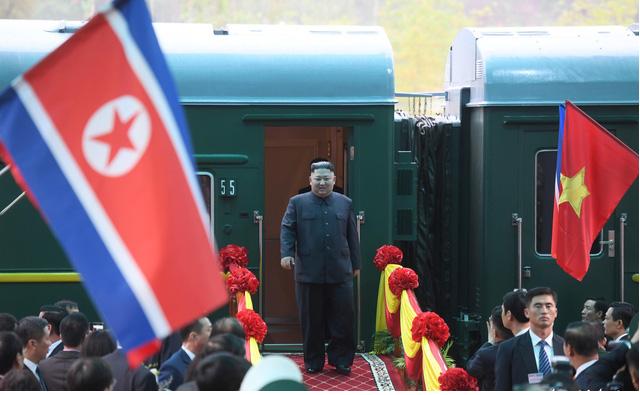 Chủ tịch Kim Jong Un đang đến Hà Nội