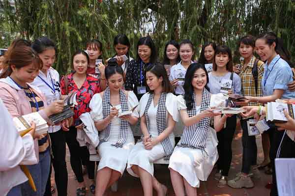 Hành trình từ trái tim: Vượt đèo lội suối đến với huyện Mường Tè