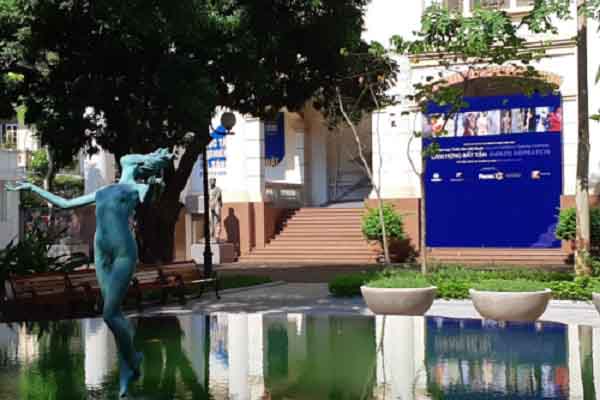 Triển lãm tranh khoả thân “Cảm hứng bất tận” đang mở cửa tại Hà Nội
