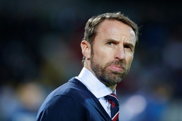 ‘Sao’ Man City đáp trả những chỉ trích và yêu cầu sa thải HLV tuyển Anh