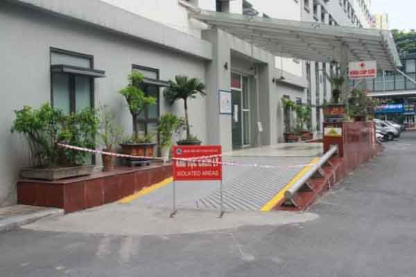 Lịch trình dày đặc của 2 vợ chồng mắc COVID-19 đến khám ở BV Hữu nghị Việt Xô