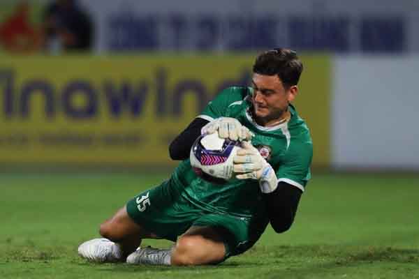 Thủ môn Đặng Văn Lâm nhận ‘mưa’ lời khen: Đáng đồng tiền, bát gạo…