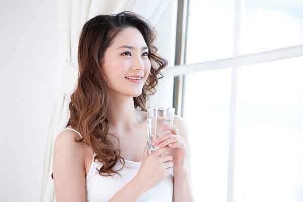 Uống nước nhiều có thể gây ngộ độc?