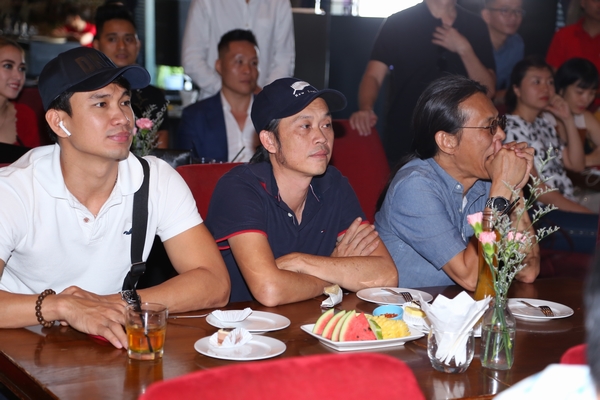 Thiệt hại của Quang Hà lên đến 30 tỷ đồng, Hoài Linh mặt buồn bã