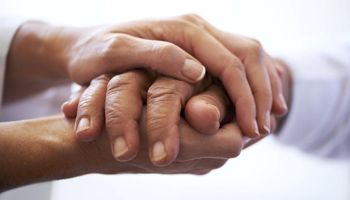 6 cụm từ cần tránh khi báo tin xấu hoặc tin buồn cho ai đó