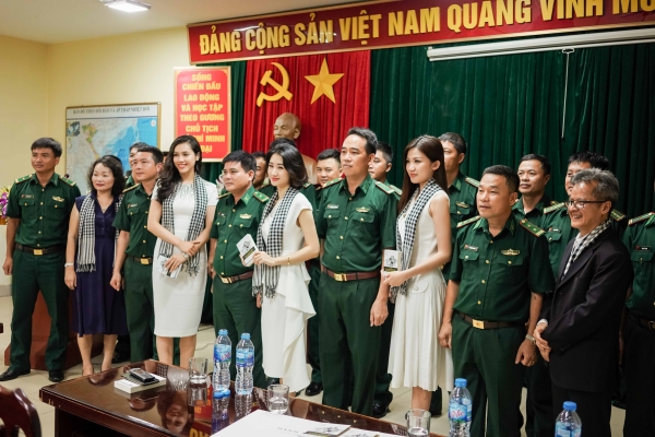 Hành trình Từ Trái Tim: Rẽ sóng vượt biển đem tri thức quý đến vùng biển đảo