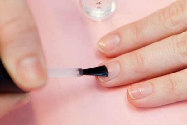 5 bí quyết từ người nổi tiếng giúp bạn sở hữu móng tay hồng hào