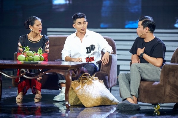 Nam Thư mạo hiểm khi thực hiện chuỗi kịch Tết online