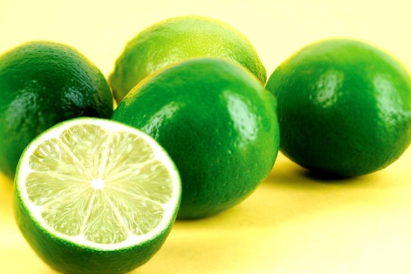 6 công dụng tuyệt vời từ một quả chanh
