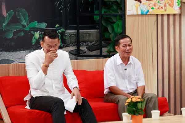 Thủ môn Tấn Trường ‘hốt hoảng’ vì bị ba vợ bốc phốt ‘điểm yếu chí mạng’