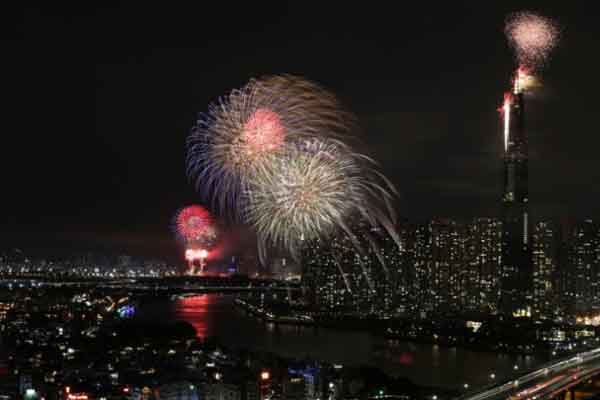 Cấm một số tuyến đường khu trung tâm TP HCM phục vụ bắn pháo hoa