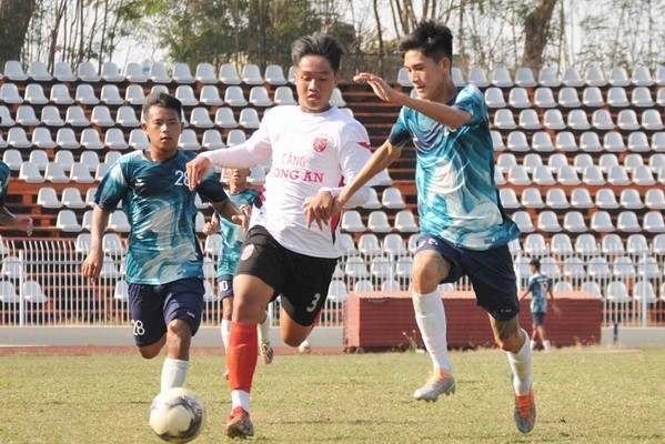 Lượt trận 2 bảng E Vòng loại U.19 Quốc gia 2023: Cạnh tranh quyết liệt