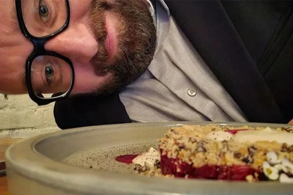 Lập kỷ lục Guinness vì ăn liên tục 22 nhà hàng Michelin chỉ trong một ngày