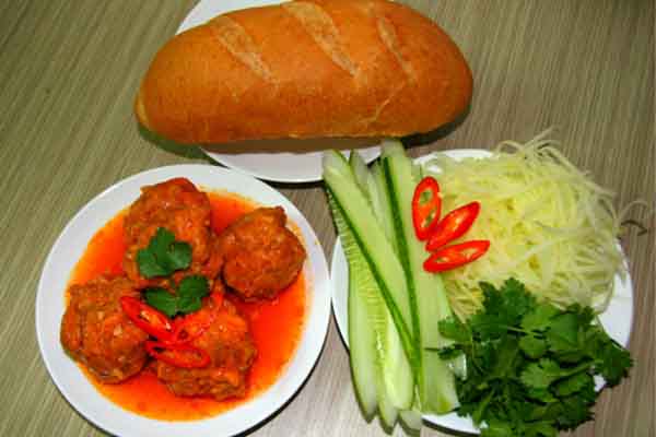 Cách làm bánh mì xíu mại cho cả gia đình bữa sáng thơm ngon