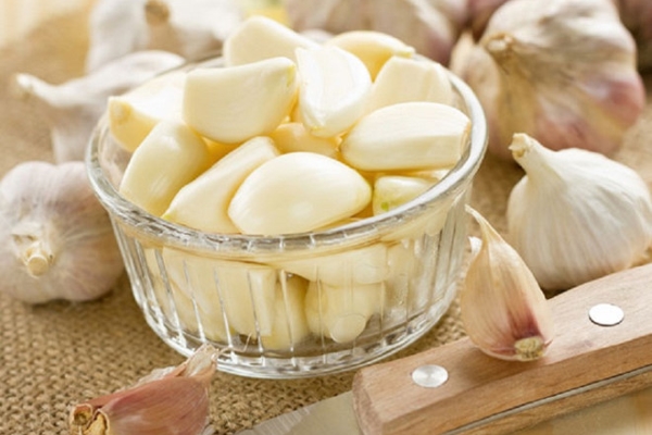 3 cách trị mụn bằng tỏi có thể thực hiện ngay tại nhà