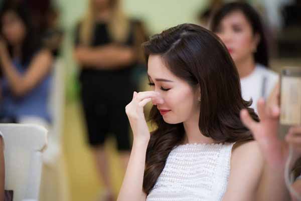 Đặng Thu Thảo liên tục bị soi mói khi đăng ảnh lên mạng xã hội
