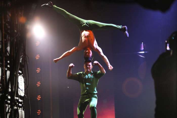 Khán giả Việt tự hào với màn biểu diễn của Quốc Cơ – Quốc Nghiệp