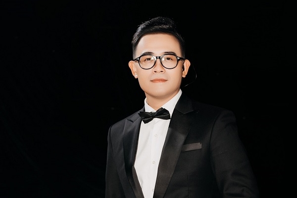 Gây tranh cãi vì phát ngôn liên quan đến chuyện sinh con, MC Đức Bảo lên tiếng xin lỗi