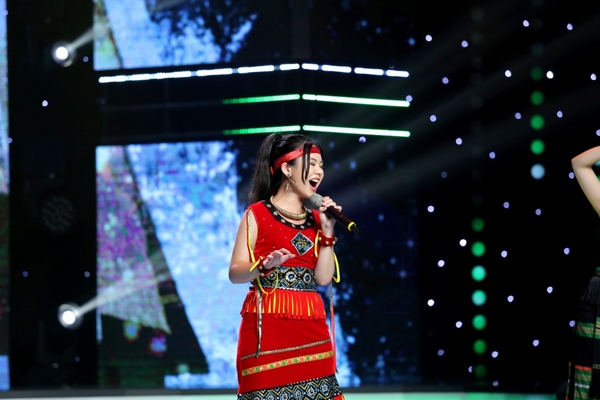 Thủy Tiên mang rap vào ‘Ngọn lửa cao nguyên’, Vân Khánh tặng ngay điểm 10 tuyệt đối