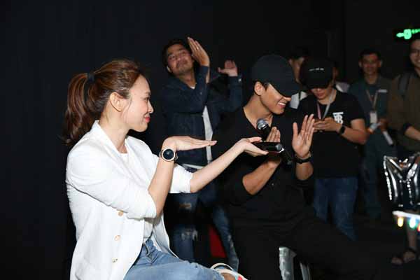 Mai Tài Phến đỏ mặt khi bị hỏi chuyện yêu Mỹ Tâm