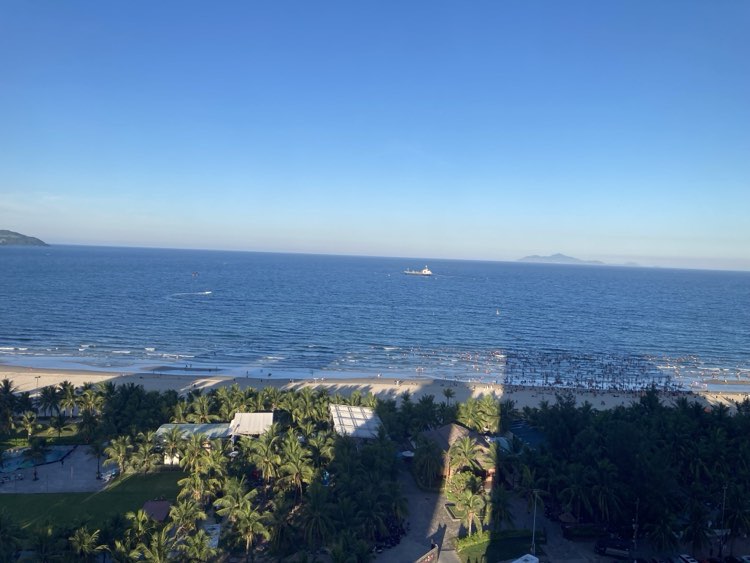 Du khách Việt chọn ‘lên rừng xuống biển’ trong đợt nắng nóng kỷ lục