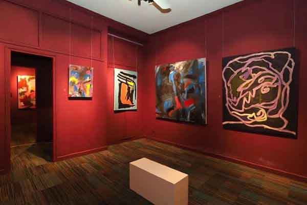 Vụ họa sĩ bị buộc tiêu hủy tranh vì ‘triển lãm không phép’, các bên liên quan nói gì?