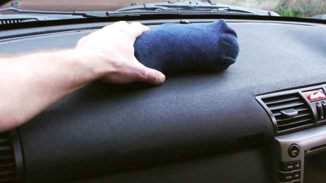 Mẹo hay khắc phục tình trạng hơi nước nơi cửa kính xe