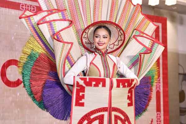 Ngọc Châu chính thức nhận Sash, mang ‘Chiếu Cà Mau’ chinh chiến ‘Miss Universe 2022’